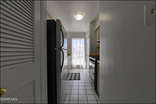 10605 KINROSS Avenue B, El Paso, TX 79935