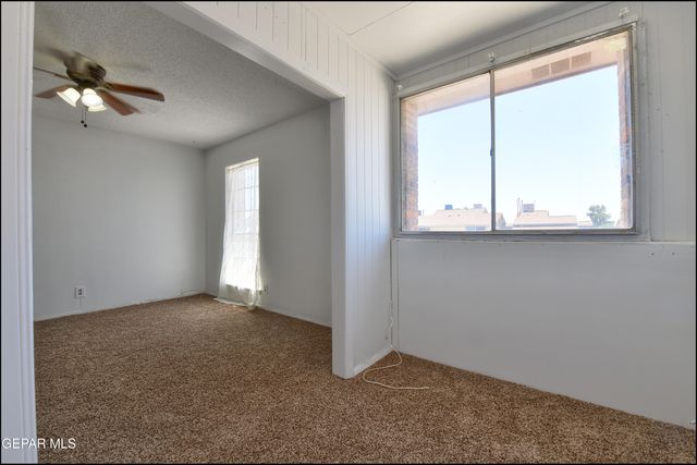 10605 KINROSS Avenue B, El Paso, TX 79935