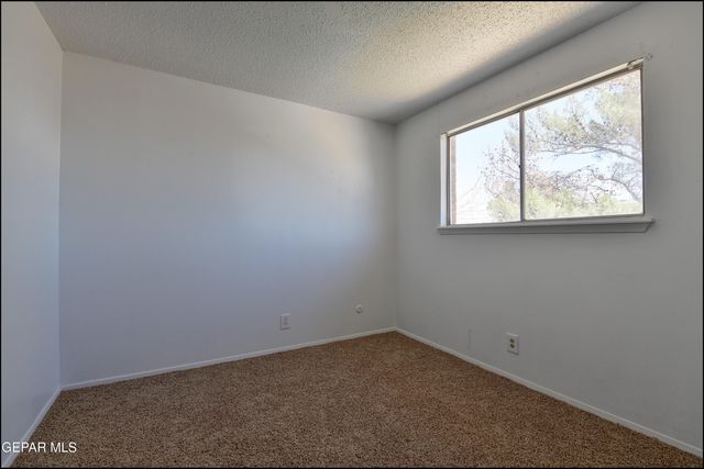 10605 KINROSS Avenue B, El Paso, TX 79935