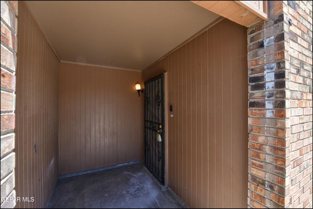 10605 KINROSS Avenue B, El Paso, TX 79935
