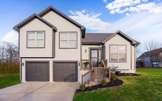 929 Sutherland Drive, Louisburg, KS 66053