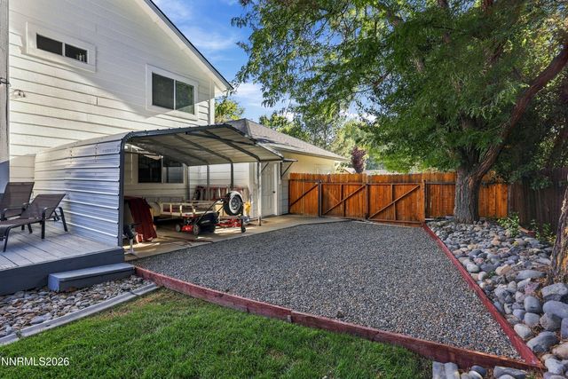 1719 Bougainvillea Drive, Minden, NV 89423