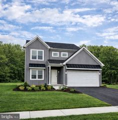 219 PILGRIM DR, Lancaster, PA 17603