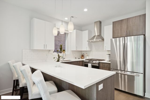 4014 N Mozart Street 2, Chicago, IL 60618