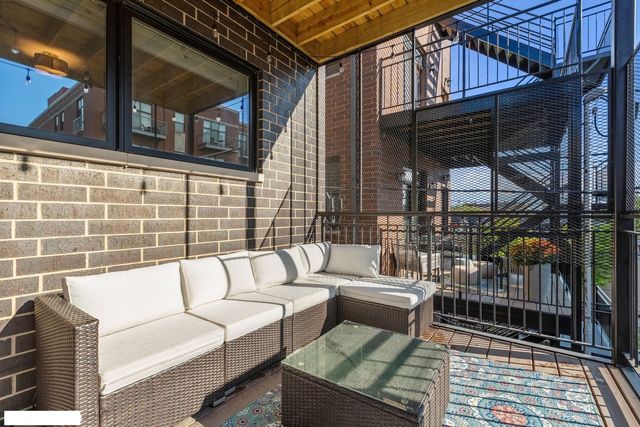 4014 N Mozart Street 2, Chicago, IL 60618