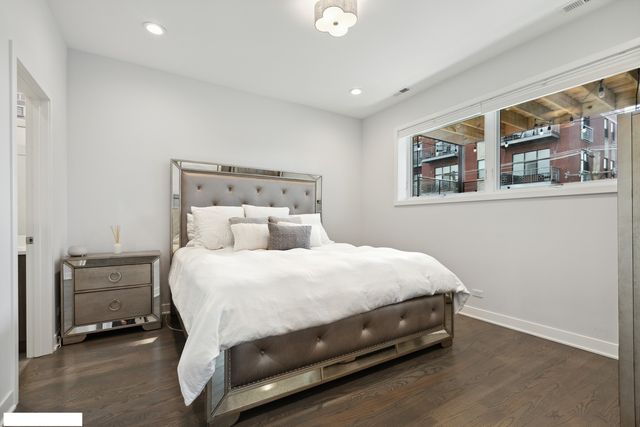 4014 N Mozart Street 2, Chicago, IL 60618