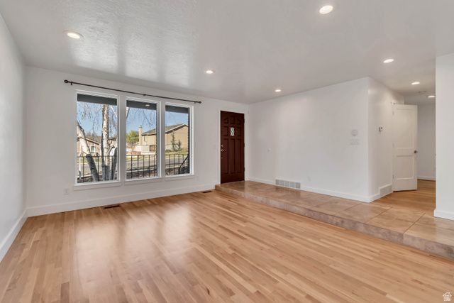 918 E LAZON DR, Sandy, UT 84094