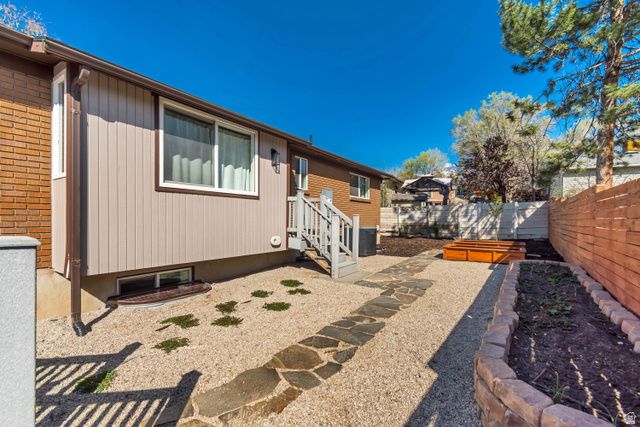918 E LAZON DR, Sandy, UT 84094