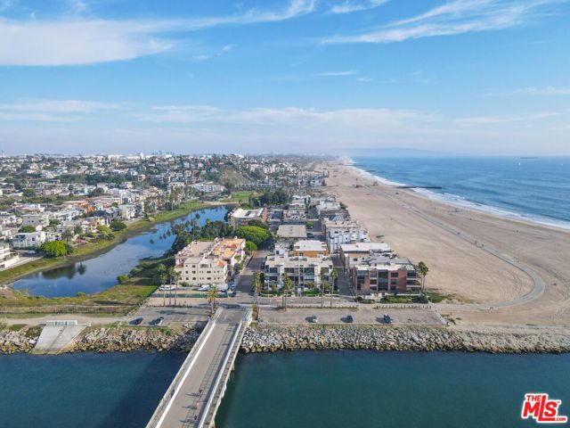 6209 Pacific Avenue 103, Playa Del Rey (los Angeles), CA 90293