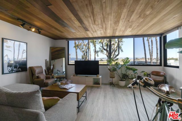 6209 Pacific Avenue 103, Playa Del Rey (los Angeles), CA 90293