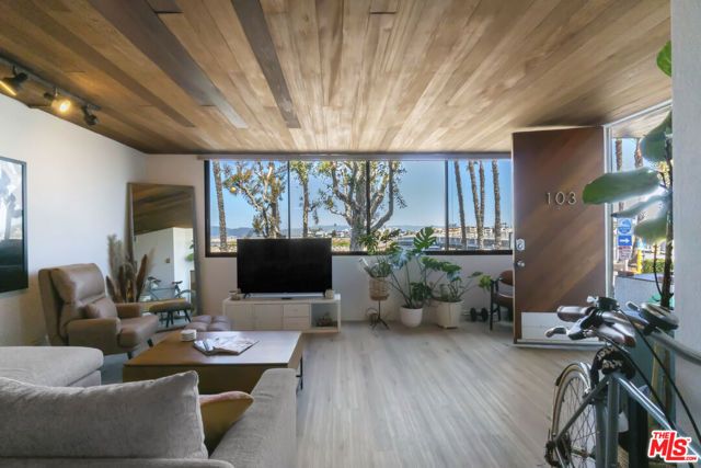 6209 Pacific Avenue 103, Playa Del Rey (los Angeles), CA 90293