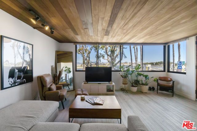 6209 Pacific Avenue 103, Playa Del Rey (los Angeles), CA 90293