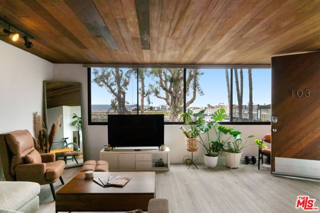 6209 Pacific Avenue 103, Playa Del Rey (los Angeles), CA 90293