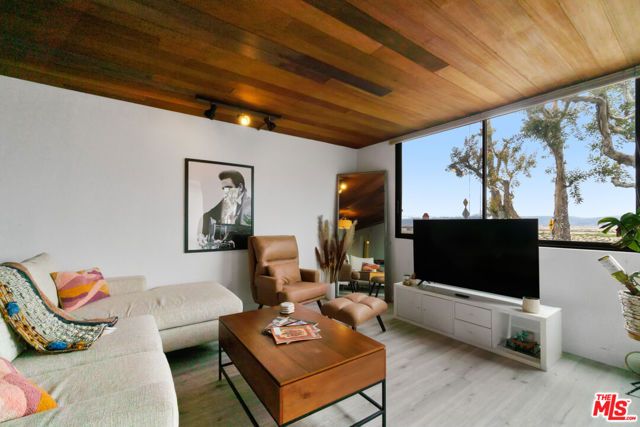 6209 Pacific Avenue 103, Playa Del Rey (los Angeles), CA 90293