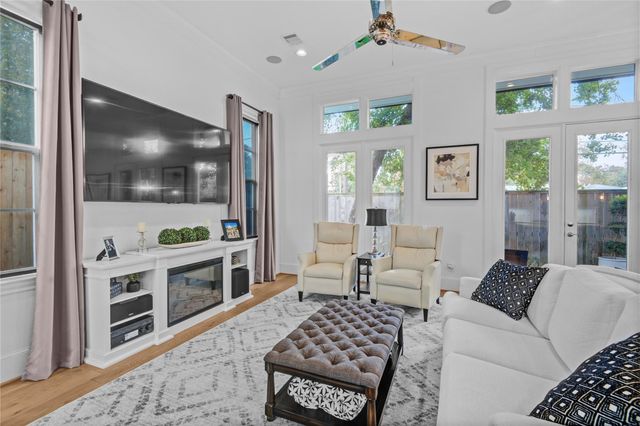 3426 Timbergrove Heights Street, Houston, TX 77008