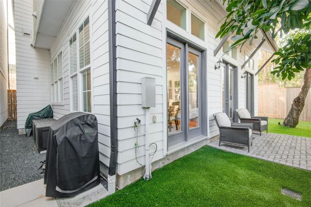 3426 Timbergrove Heights Street, Houston, TX 77008