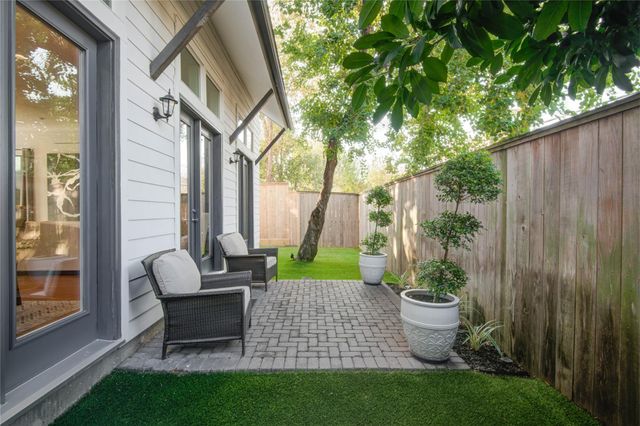 3426 Timbergrove Heights Street, Houston, TX 77008