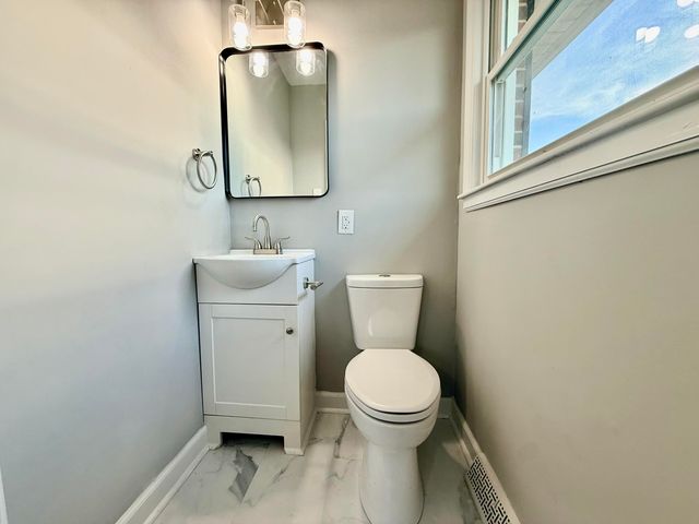 5515 Littleton RD, Roanoke, VA 24012