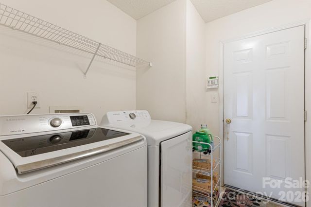 9704 Aventide Lane, Charlotte, NC 28215