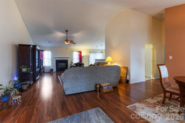 9704 Aventide Lane, Charlotte, NC 28215