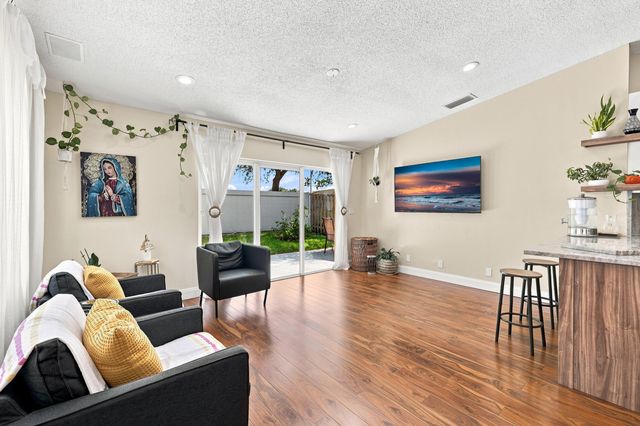 4344 NW 1st Street, Deerfield Beach, FL 33442