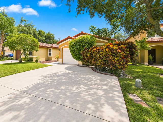 4344 NW 1st Street, Deerfield Beach, FL 33442