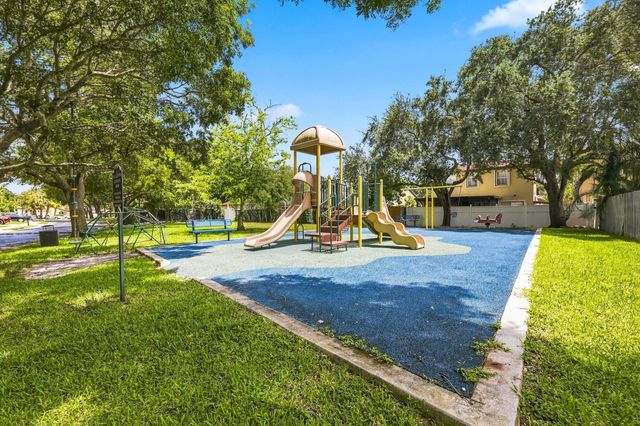 4344 NW 1st Street, Deerfield Beach, FL 33442