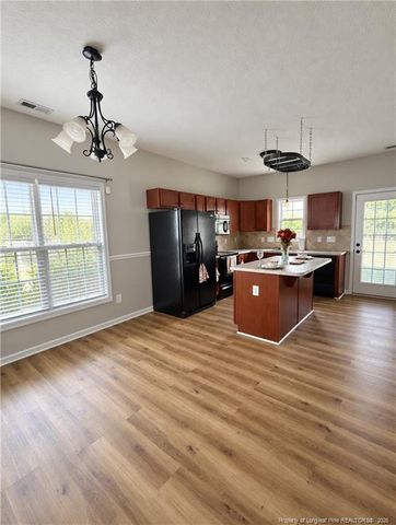 3600 Crosswinds Drive, Hope Mills, NC 28348