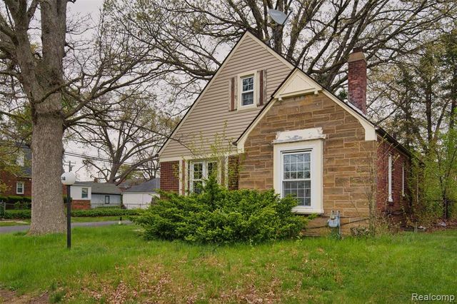 18718 Snowden Street, Detroit, MI 48235