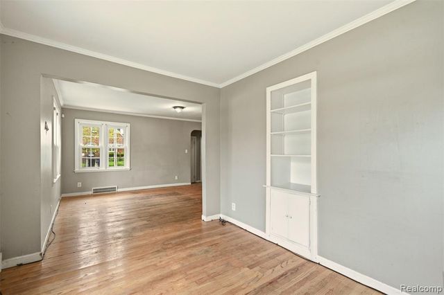 18718 Snowden Street, Detroit, MI 48235