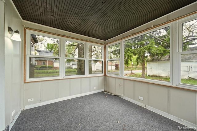 18718 Snowden Street, Detroit, MI 48235