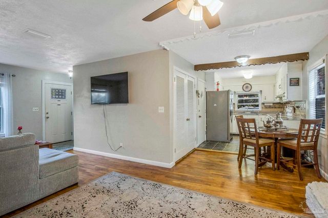 6589 Cedar St, Milton, FL 32570