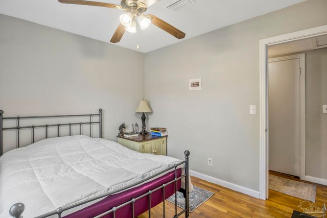 6589 Cedar St, Milton, FL 32570