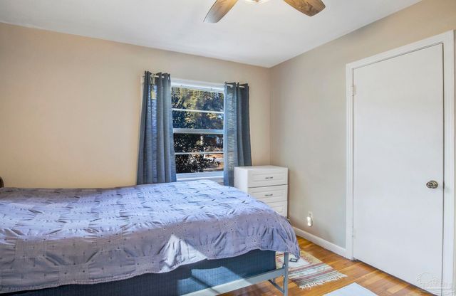 6589 Cedar St, Milton, FL 32570