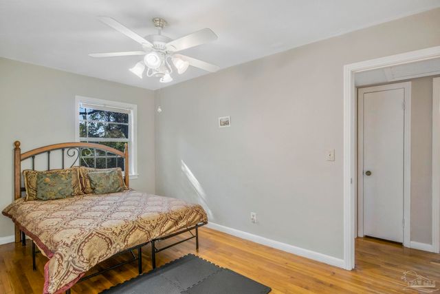 6589 Cedar St, Milton, FL 32570