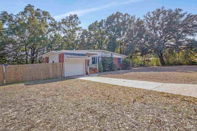 6589 Cedar St, Milton, FL 32570