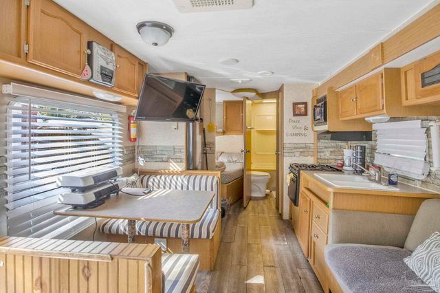 6589 Cedar St, Milton, FL 32570