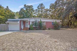 6589 Cedar St, Milton, FL 32570