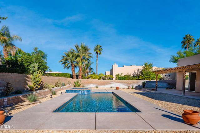 67 Tempe Trail, Palm Desert, CA 92211