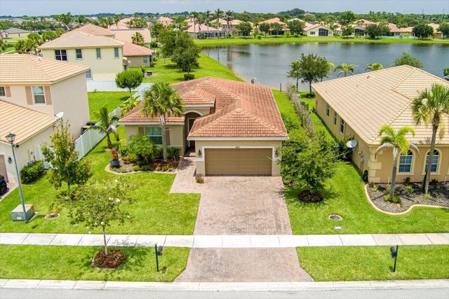 4111 Worlington Terrace, Fort Pierce, FL 34947