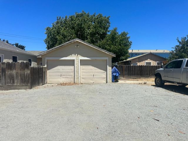 427 & 431 Ellis St, King City, CA 93930