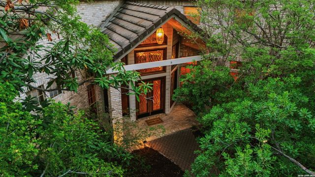 9 Scarborough Square, San Antonio, TX 78218