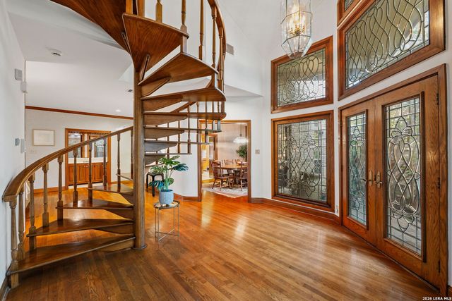 9 Scarborough Square, San Antonio, TX 78218