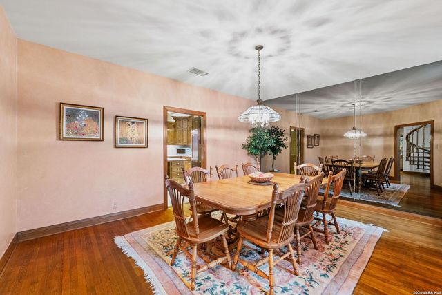 9 Scarborough Square, San Antonio, TX 78218