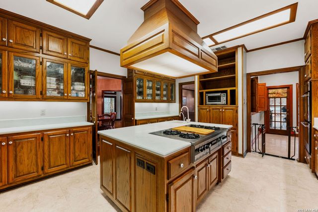 9 Scarborough Square, San Antonio, TX 78218