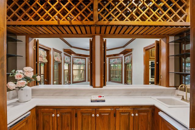 9 Scarborough Square, San Antonio, TX 78218