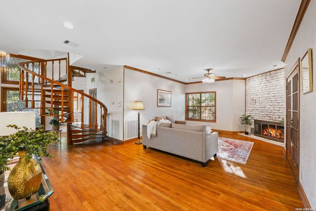 9 Scarborough Square, San Antonio, TX 78218