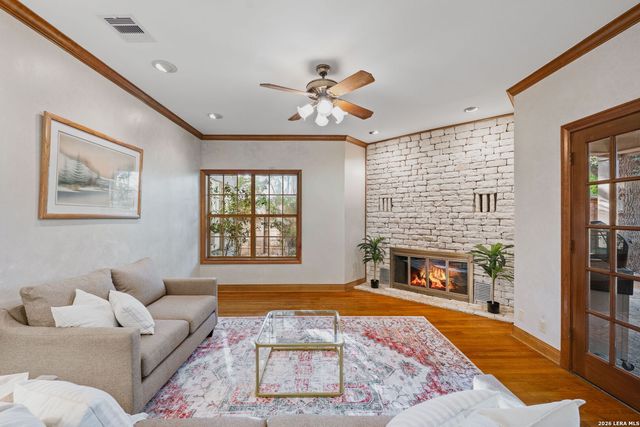 9 Scarborough Square, San Antonio, TX 78218