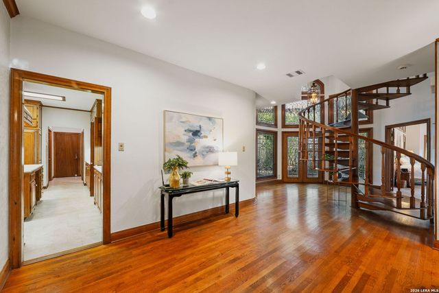 9 Scarborough Square, San Antonio, TX 78218