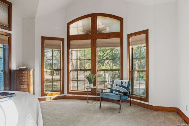 9 Scarborough Square, San Antonio, TX 78218